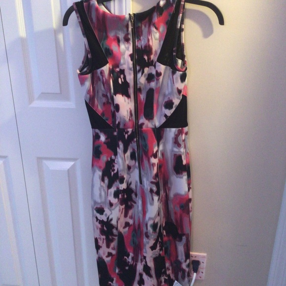 Dress - Picture 2 of 5